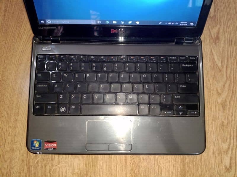 Laptop Dell Like New 10/10 Battery 3 hour sale Exchange 4GB 300 Hard 13