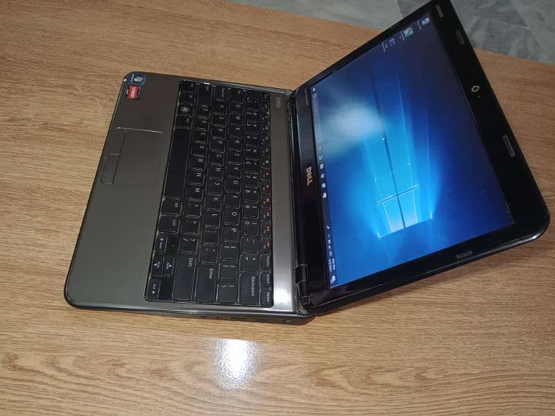 Laptop Dell Like New 10/10 Battery 3 hour sale Exchange 4GB 300 Hard 14