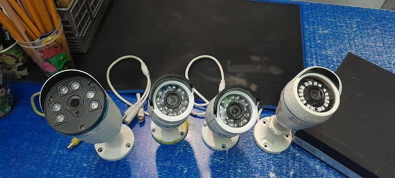 4 CCTV camera + 500Gb DVR + Accericess 7