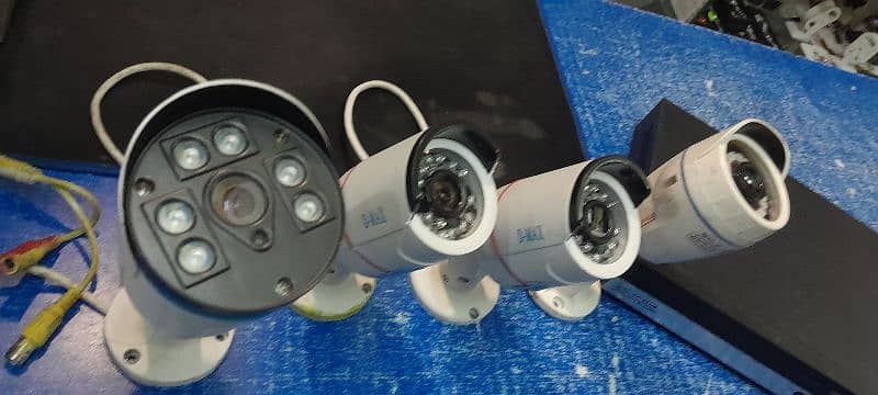4 CCTV camera + 500Gb DVR + Accericess 8