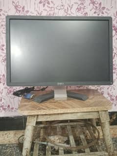 Dell monitor 10/10 condition 12inch lenght 18inch chauraaee. free free 0