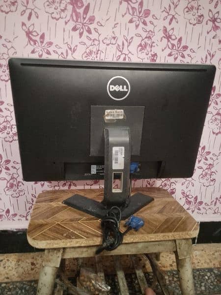 Dell monitor 10/10 condition 12inch lenght 18inch chauraaee. free free 4