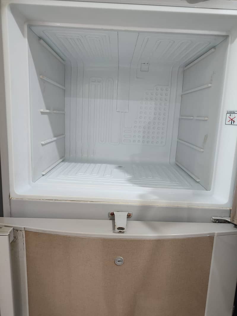 Dawlance Refrigrator for Sell 1