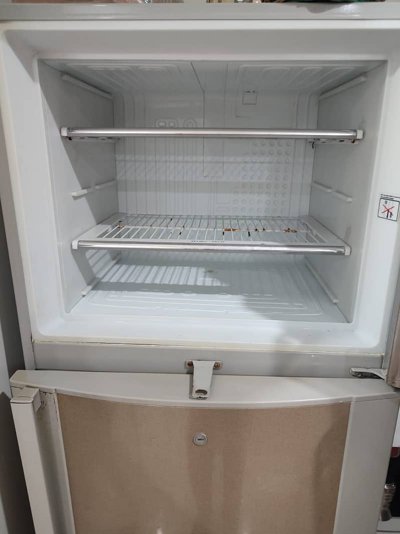 Dawlance Refrigrator for Sell 2