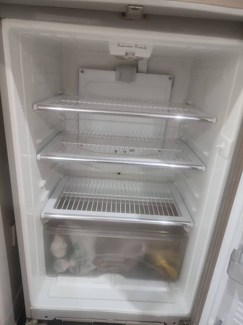 Dawlance Refrigrator for Sell 6
