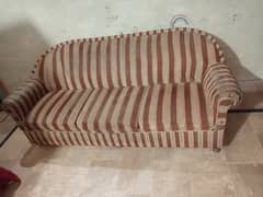 selling for sofa set 7 seater