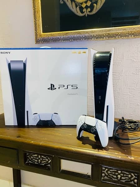 PlayStation 5 -  10/10 condition - 1 TB Disc Edition 2