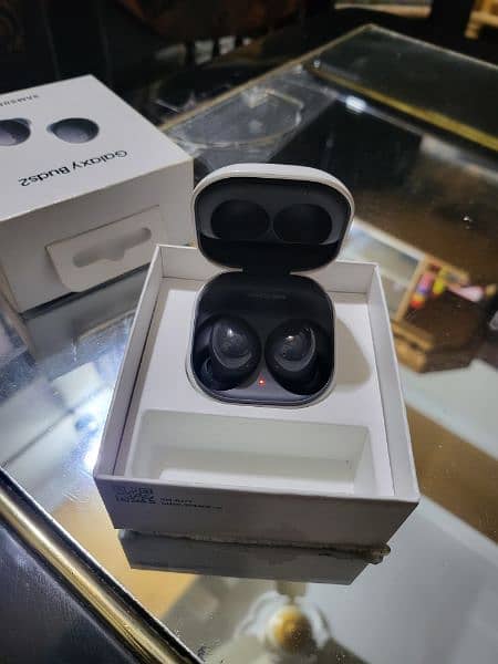 Samsung galaxy Buds 2 purchased from Canada 4