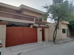 House for near main raiwand road one kanal with 2 lac rental income 0