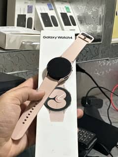 Samsung Watch4 10/10 with Box