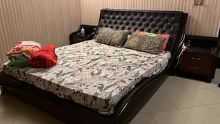 gmc orignal bed set + corners + spring mattress + dressing table 0