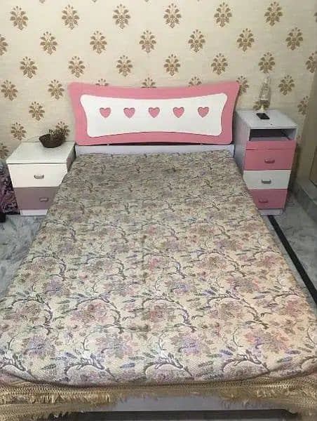 Bed and drawers For Sale 1