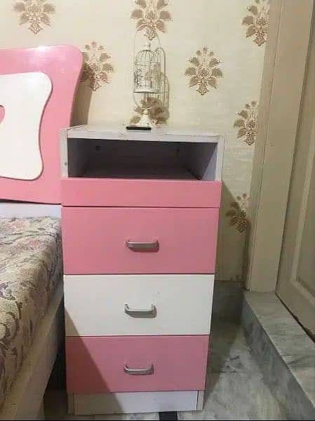 Bed and drawers For Sale 3