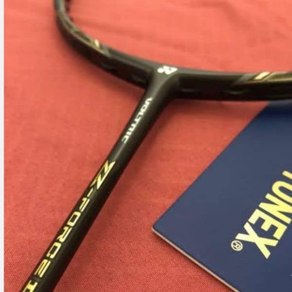 yonex zz force II (colors gold and blue) 2