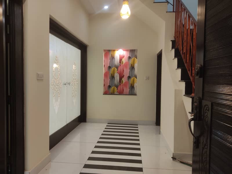 10 Marla Upper Portion Available For Rent 16