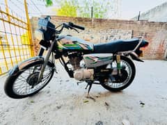 Honda125 2017 modal.        this is my phone number. 03203020077