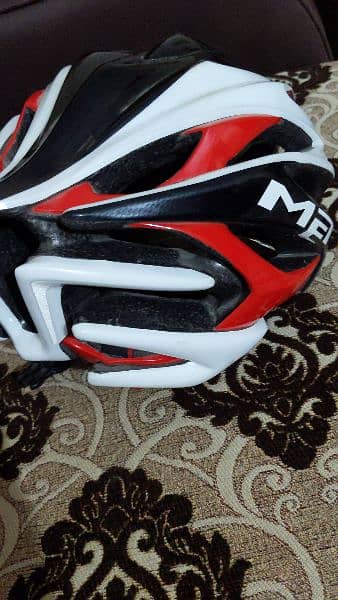 sightly used new MET helmet discount 40% off 4