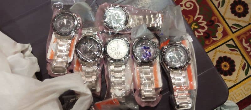 Sale sale Lot ki watches. 4