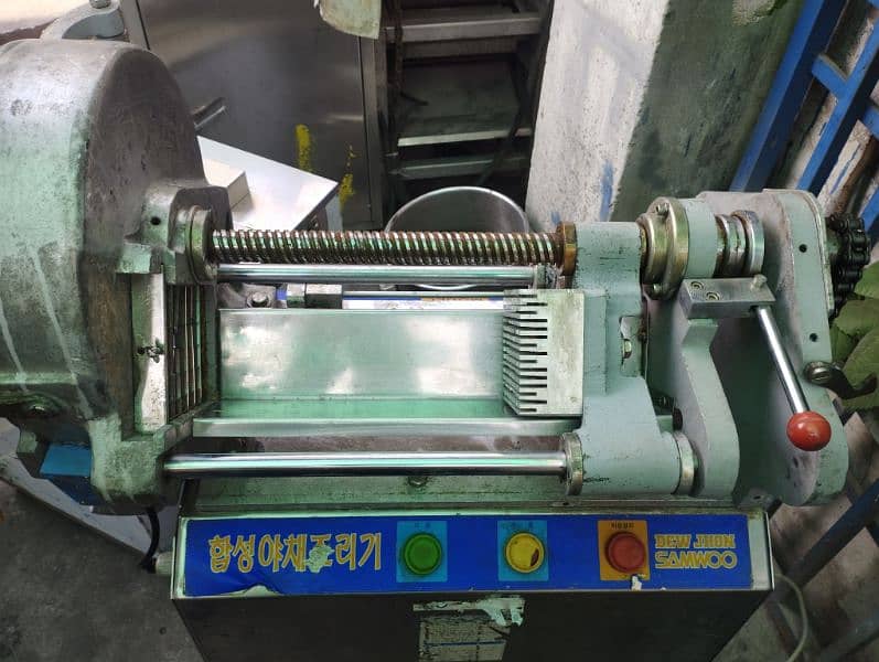 Automatic vegetable and cheese cutter machine 220 voltage 7