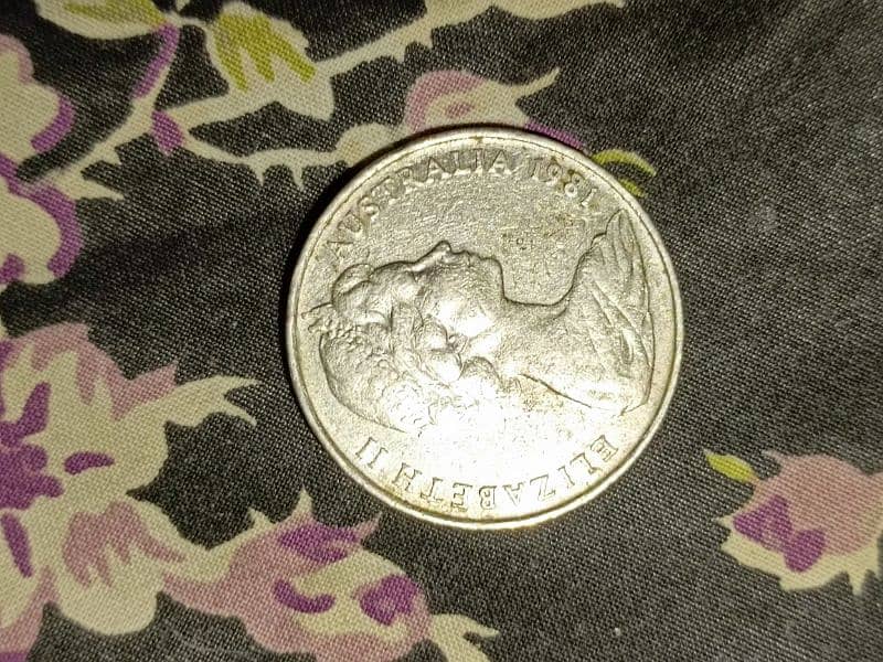 old 10 cent Elizabeth 2 coin 1