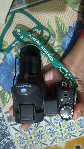 Konica Minolta DiMAGE Z3 4.0MP Digital Camera 1