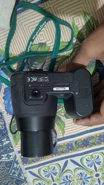 Konica Minolta DiMAGE Z3 4.0MP Digital Camera 2