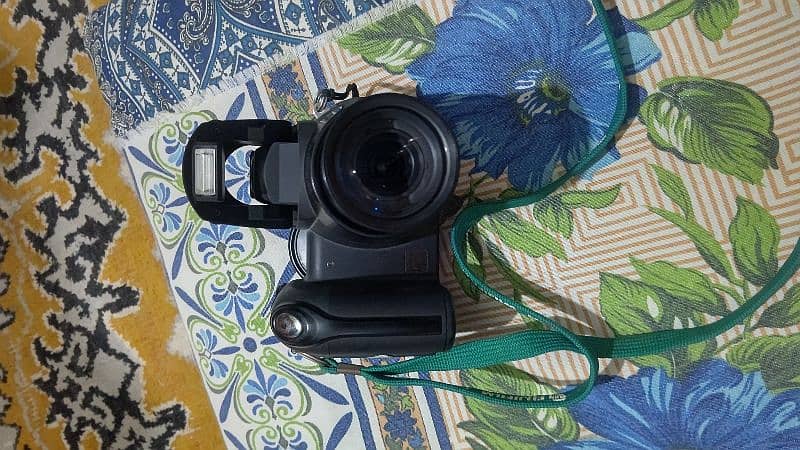 Konica Minolta DiMAGE Z3 4.0MP Digital Camera 3