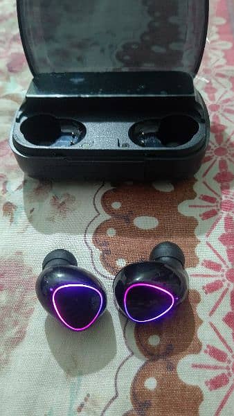 Audionic bluebeats b-707 and 3 m10 earbuds and Samsung earphone 3