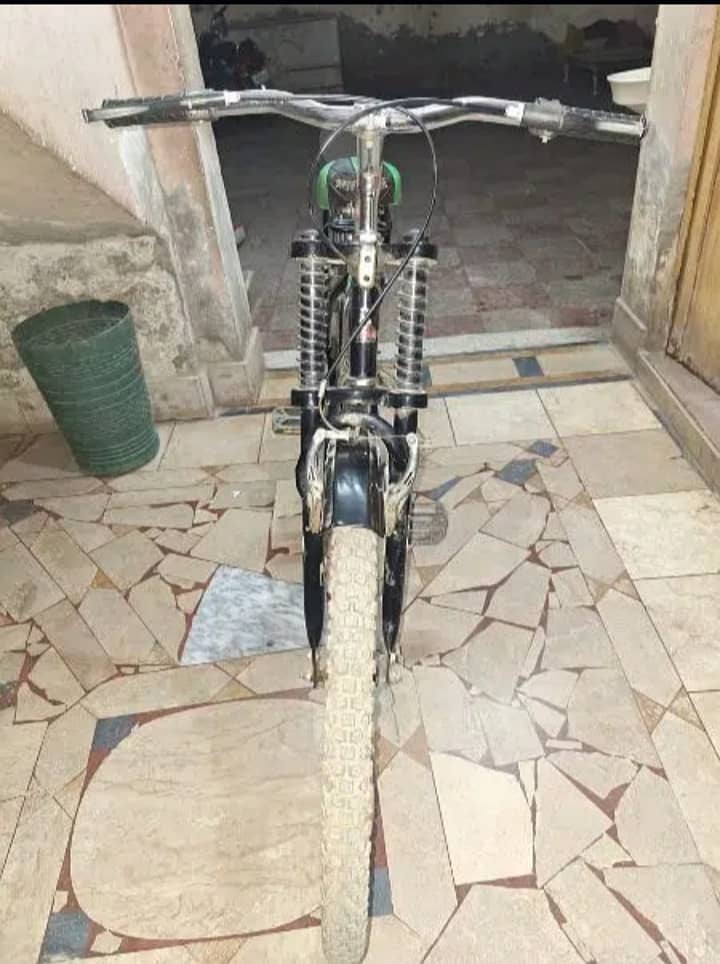 Deluxe Bicycle For Sale Like New Condition. . 2