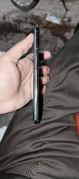OnePlus 9pro 5g 8 . . 256 1