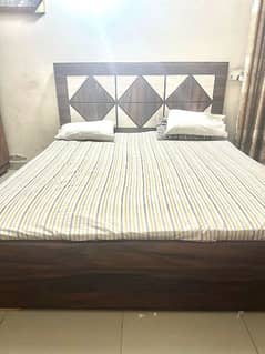 king size bed ( without mattres) , almari , dressing divider 0