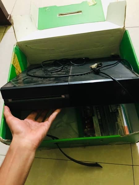 xbox one 500gb sealed console with Box 4