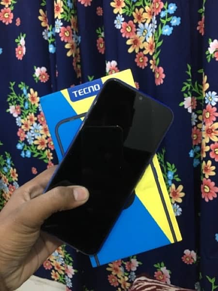 Urgent Sale!! 10k me dena h is se kam nhi Tecno spark 6 go 03106648980 2