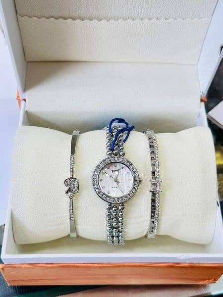 Women's watches for sale/ girls watch 4