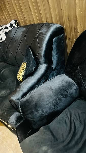Newly cushioned Black Velvet 5 seater sofa set 4