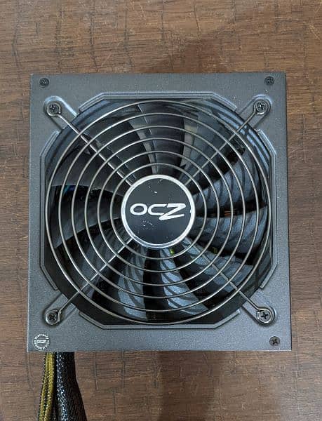 OCZ MODXTREAM-PRO 700 Watt Gaming Power Supply 80 Plus Certified 2