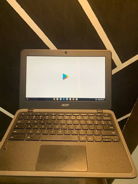 Acer Chromebook C732t (touch) 1