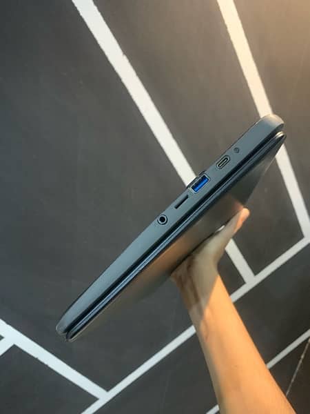 Acer Chromebook C732t (touch) 3