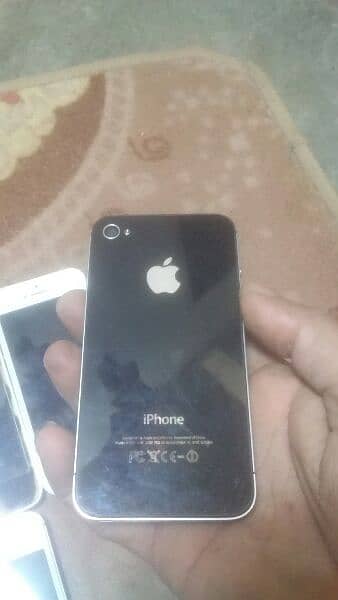I'm selling my 2 i fhon 4s 2 ifhon 5s  64 gb 3