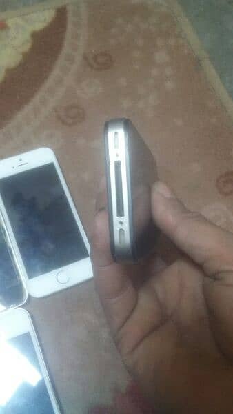 I'm selling my 2 i fhon 4s 2 ifhon 5s  64 gb 4