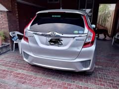 Honda fit Hybrid one piece touch neat and clean car home used