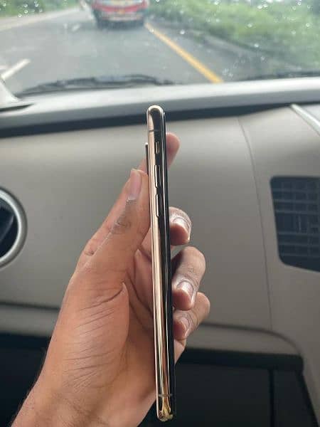 iPhone Xs 64 GB NON PTA APPROVED 2