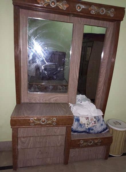 bedroom set for sale (used) due to shifting 4