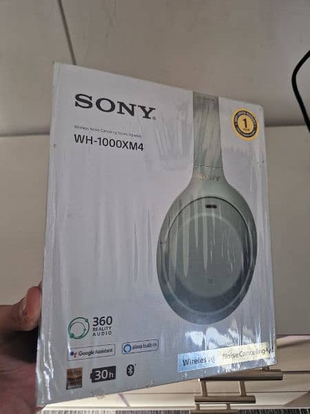 WH-1000XM4 Headphones with Box in pristine condition - XM4 1