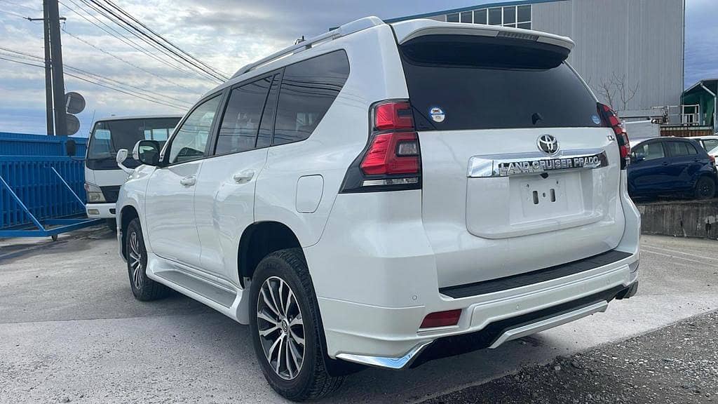 Toyota Land Cruiser TXL MODEL 2019 import 2024 4