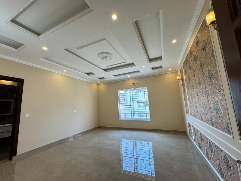 1 Kanal Spacious House Available In Marghzar Officers Colony For sale 22