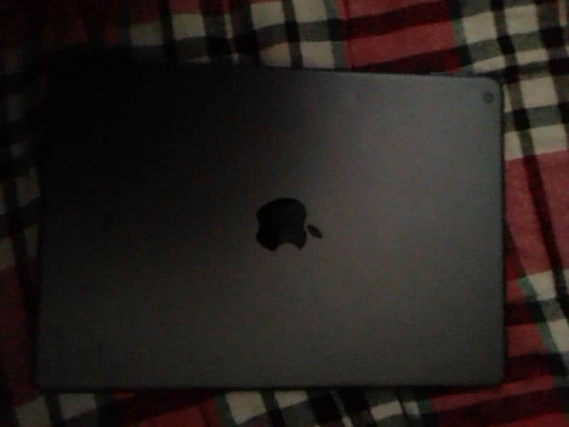 iPad 8gernation black and selver 6
