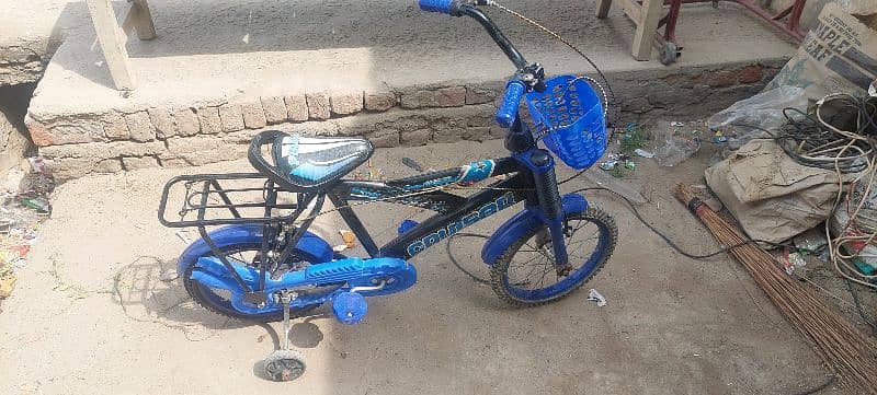 Children bicycle cycle 16 size blue like new 1
