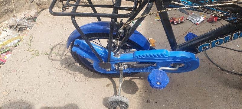 Children bicycle cycle 16 size blue like new 3