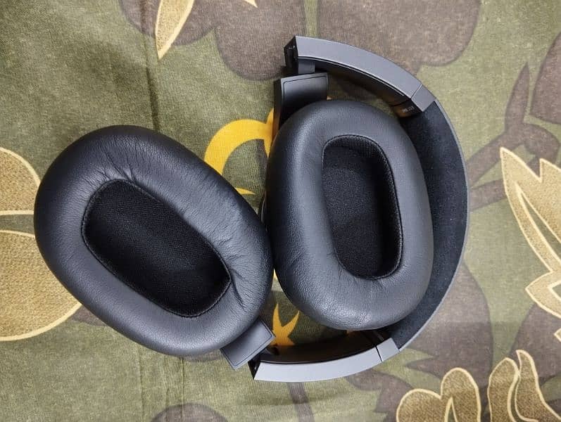 AKG N700NCM2 Wireless headphones 2